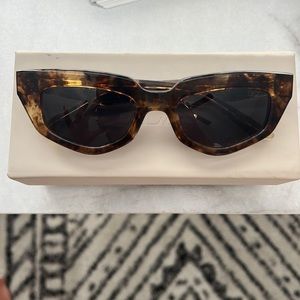 Dezi On Read sunglasses